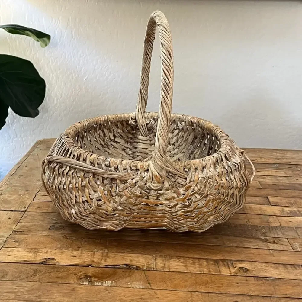 Vintage Handcrafted Wicker Buttocks Gathering Basket 13